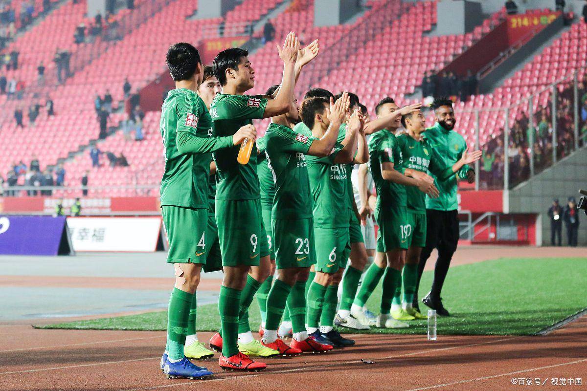 今晨体能课后；北京国安状态回暖备战英超；态度坚定；年轻球员得到机会的简单介绍